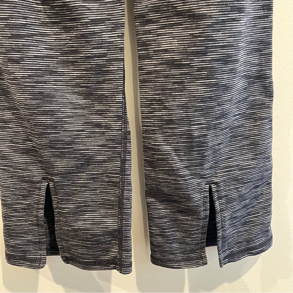 Athleta cropped split back leggings - Picture 3 of 5